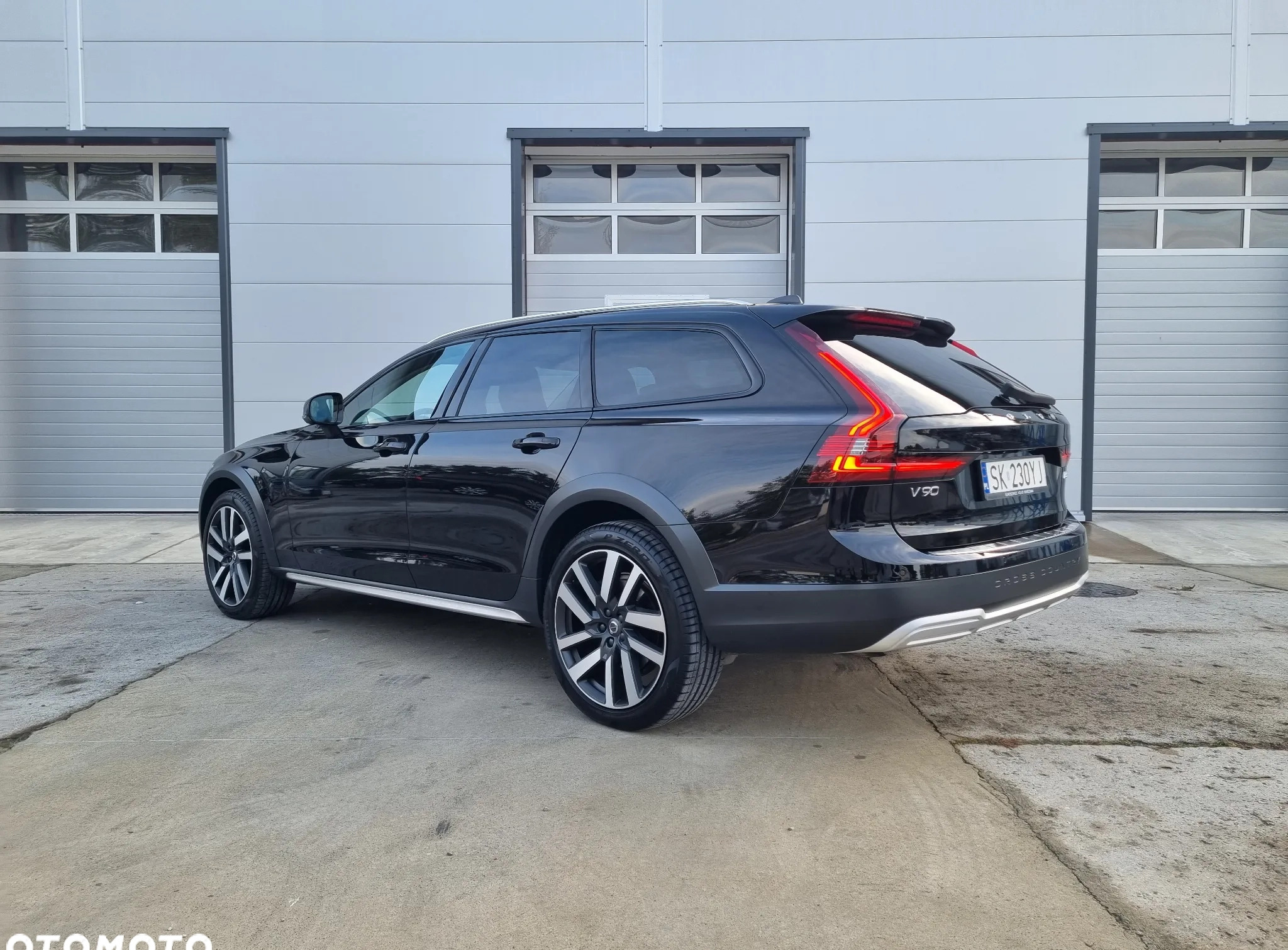 Volvo V90 Cross Country cena 188274 przebieg: 43470, rok produkcji 2020 z Warszawa małe 326